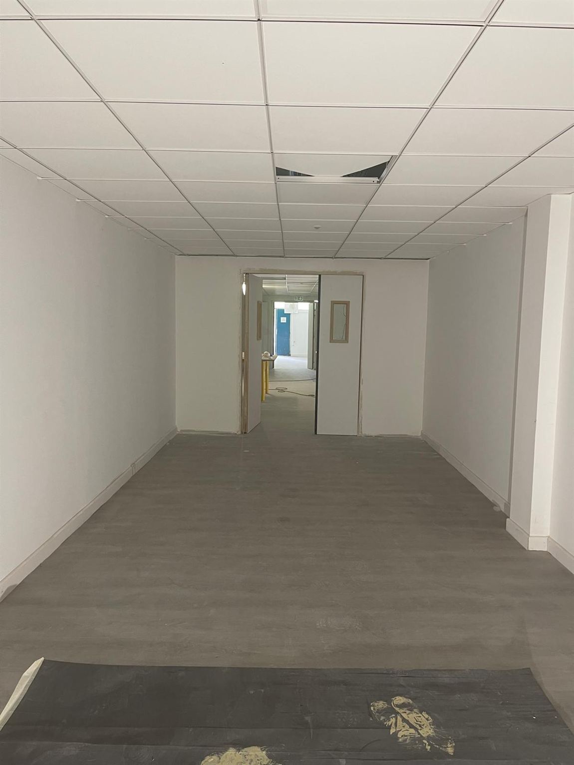 Rénovation de locaux : sols et peinture